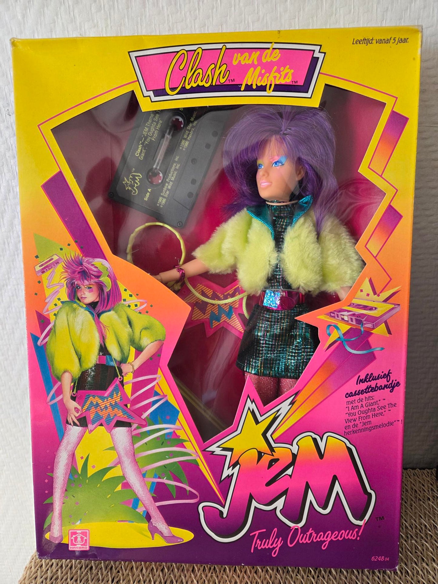 JEM – Clash of the Misfits