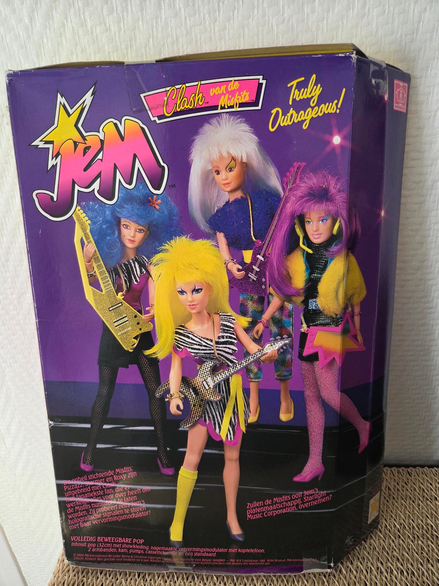 JEM – Clash of the Misfits