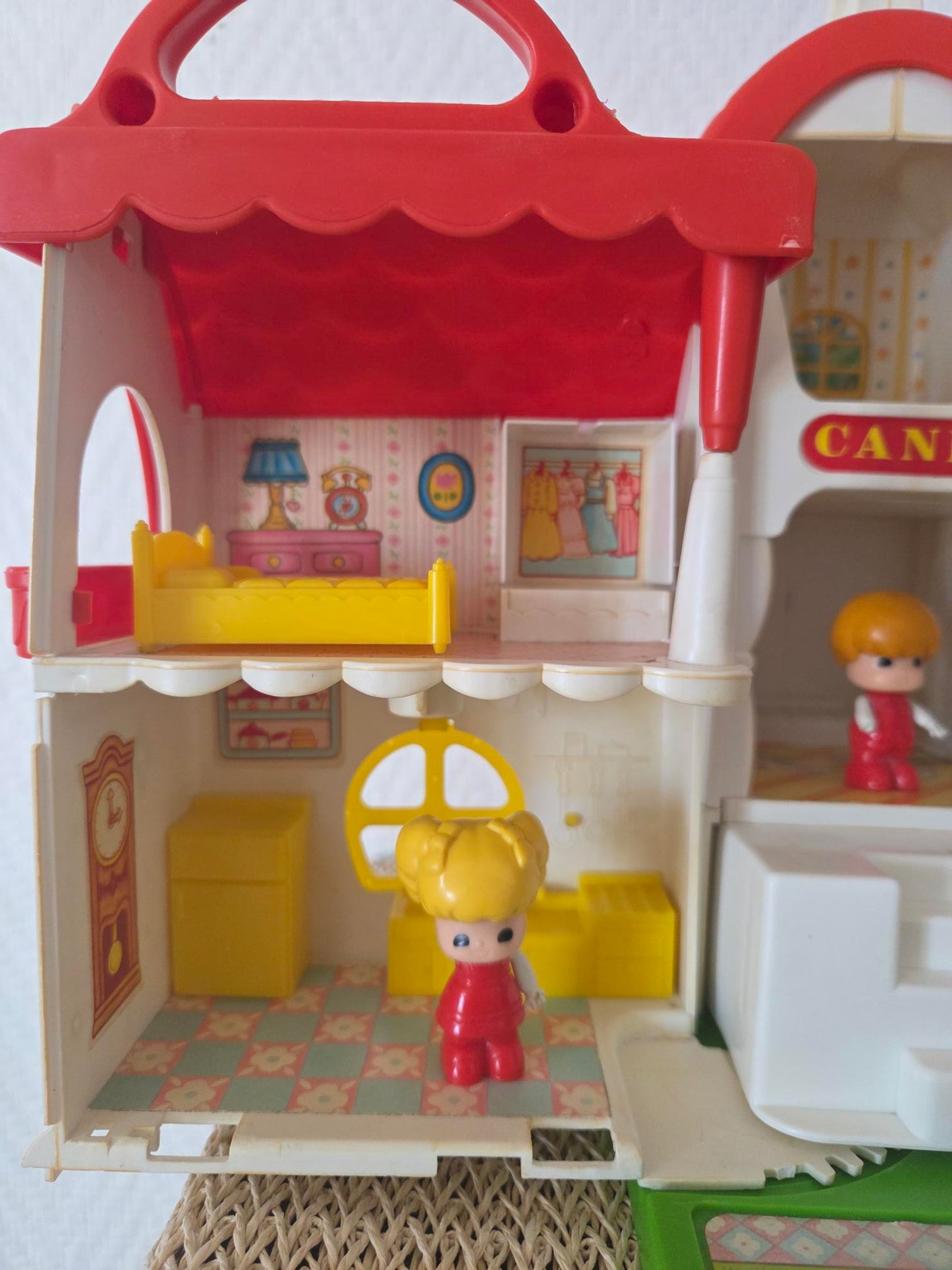 Maison Candy vintage – ensemble partiellement complet