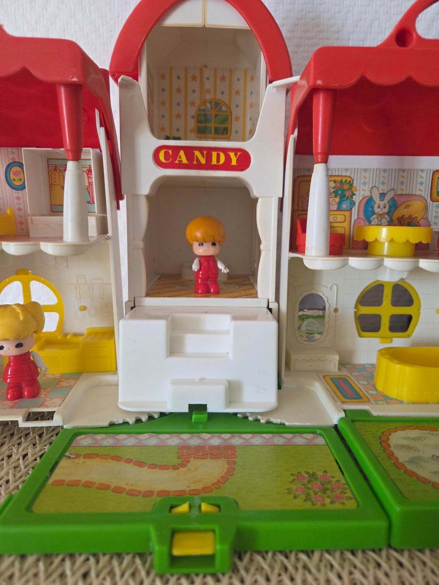 Maison Candy vintage – ensemble partiellement complet