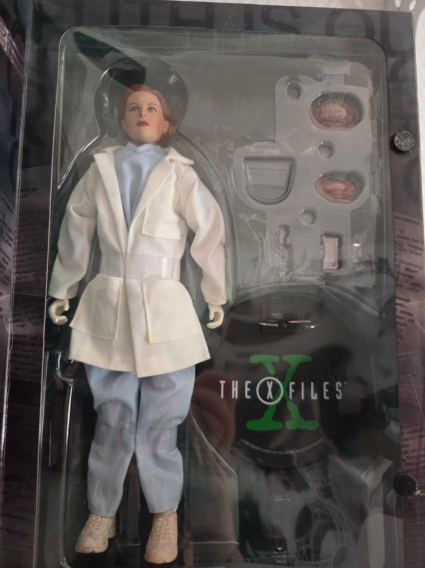 Figurine Dana Scully X-Files Sideshow Collectibles – vue de dos vêtements en tissu