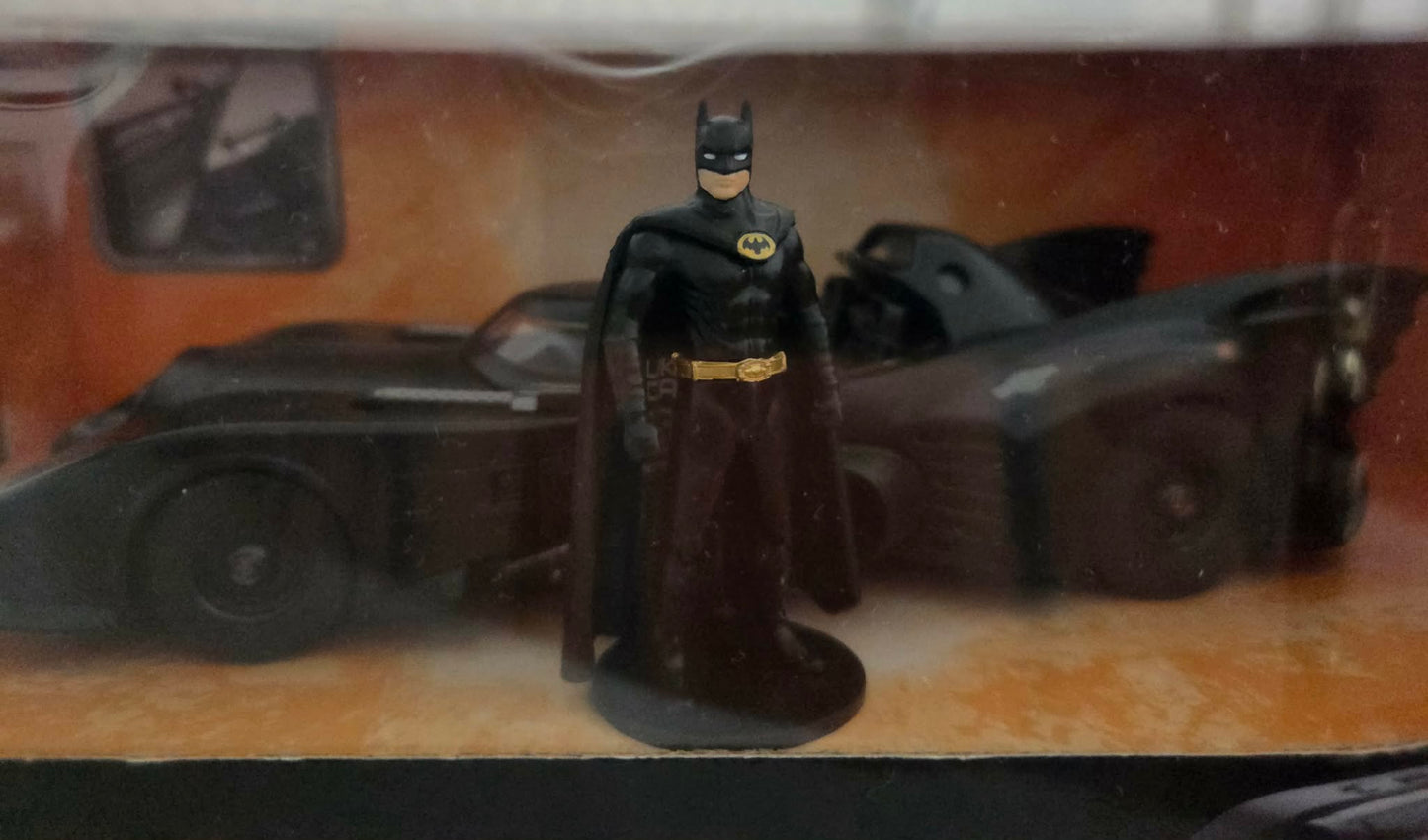 Batman & Batmobile – DC Jada Die Cast – Figurine et Véhicule Métallique Collector